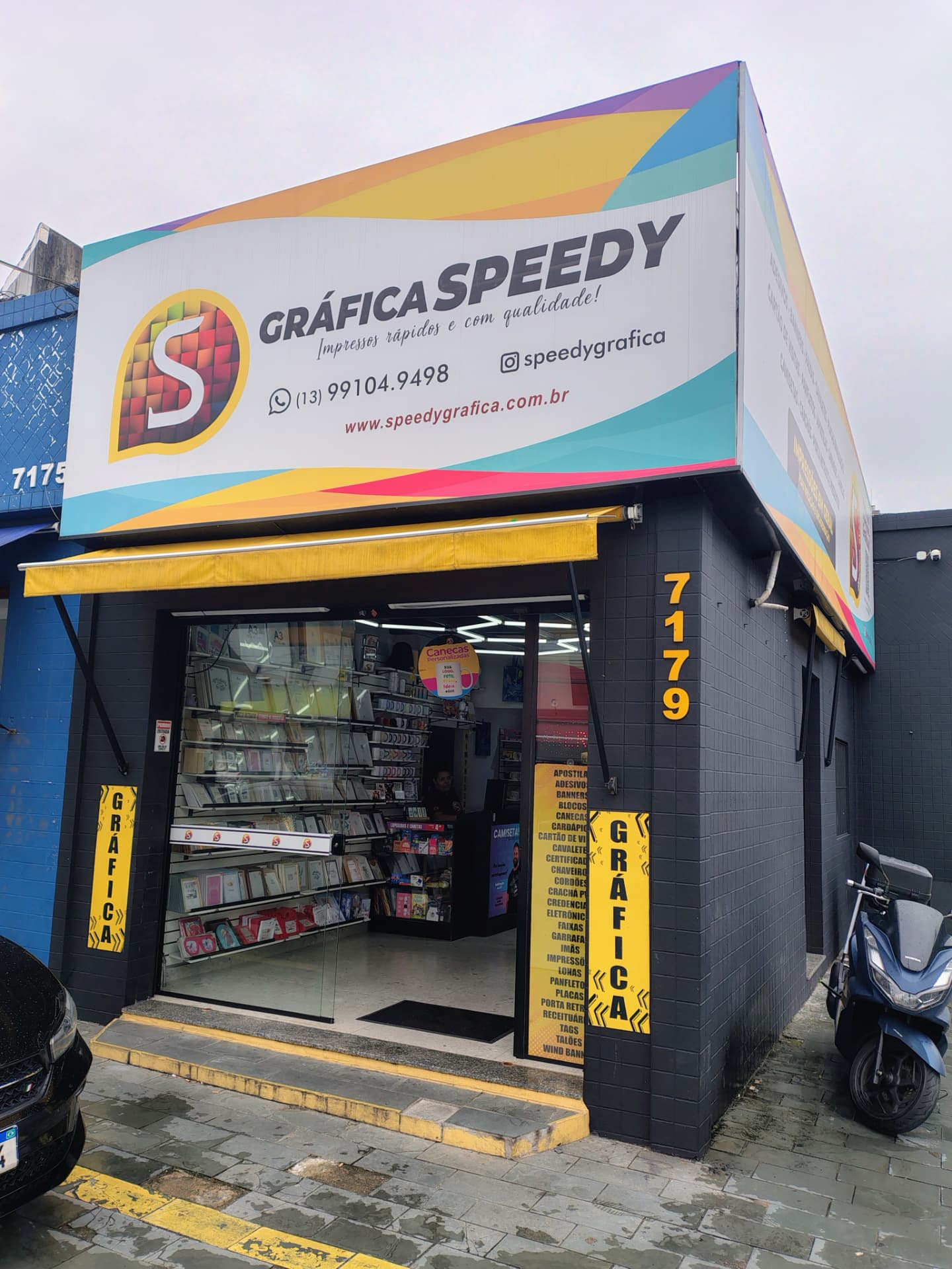 Fachada da Speedy Gráfica na Avenida Presidente Kennedy, em Praia Grande